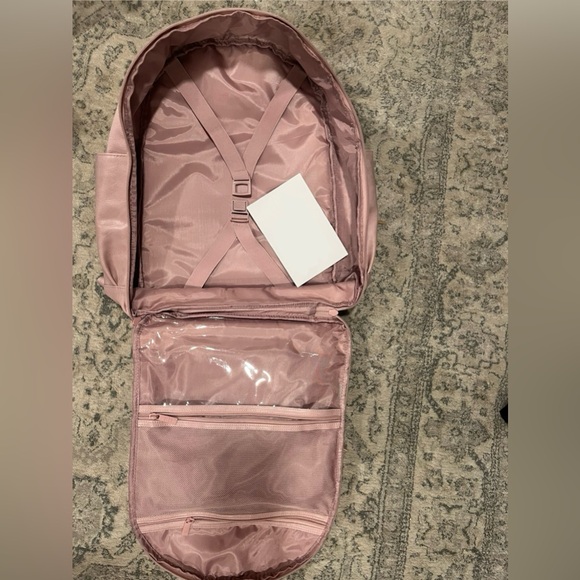 BÉIS “The Travel Backpack” in Atlas Pink - Picture 2 of 6